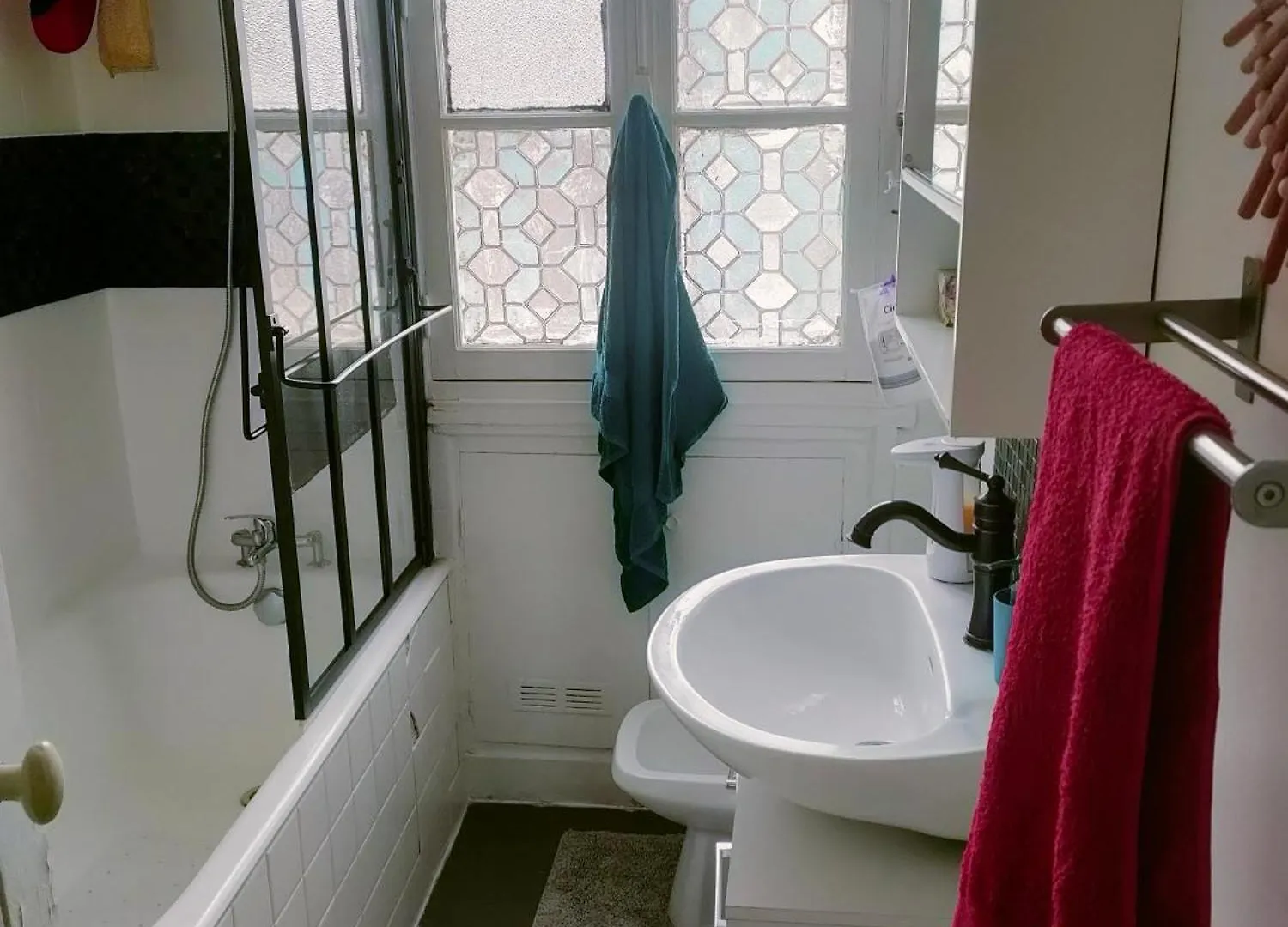 Chambre Spacieuse Vu Sur La Tour Paris Homestay